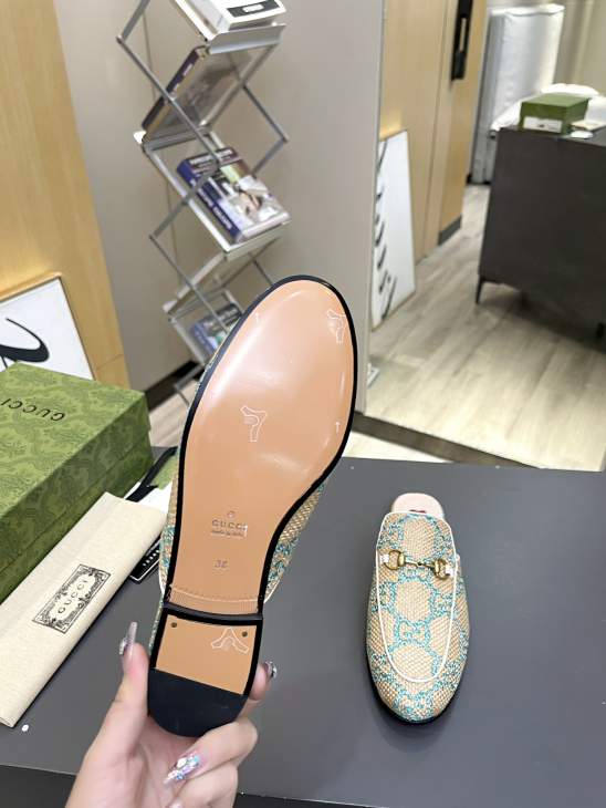 Picture of Gucci Slippers _SKUGuccisz35-41mnf03392074